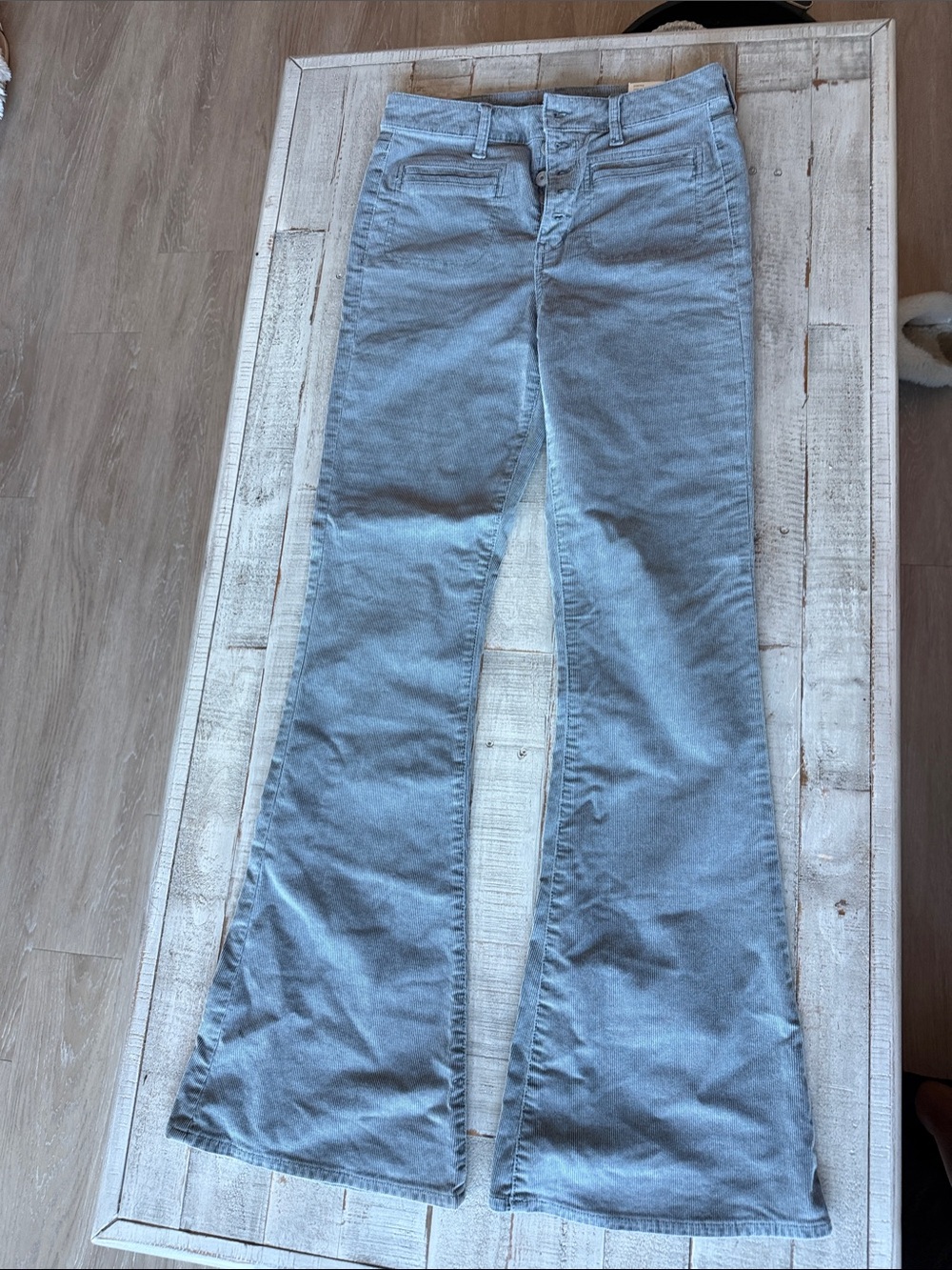 American Eagle Outfitters Light Gray Flared Wide-Leg Jeans